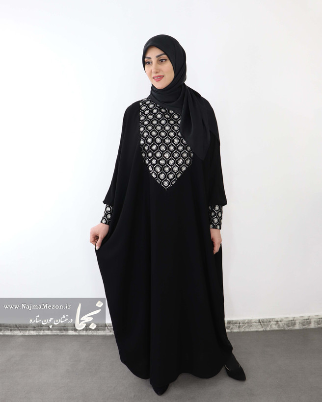 خرید عبا زنانه مشکی نمای جلوی عبا حنانه