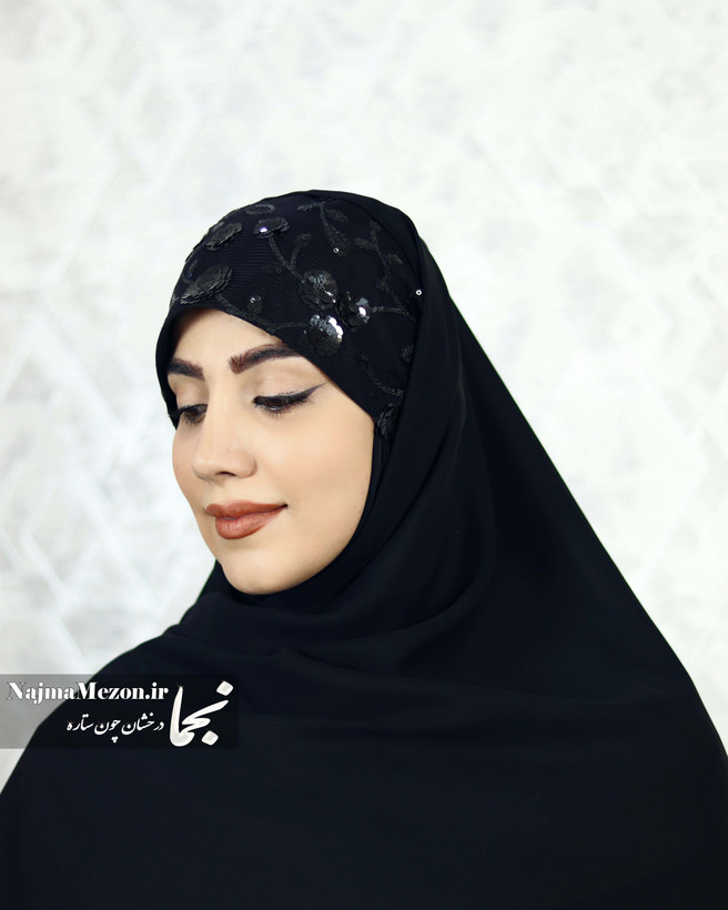 هد روسری مجلسی مشکی مدل شب گل با طرح گل برجسته نمای روبرو - مزون نجما