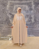 عبا مجلسی زنانه کرم مدل رز با پارچه کرپ عبایی نمای روبرو - مزون نجما