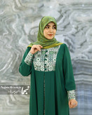مانتو عبایی رز سبز با خرجکار طرح کاشی جزییات پارچه